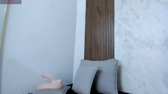 ScarletDollxxx Adlı Modelin Canlı XXX Sohbeti
