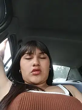 Emily-7 Live XXX-Chat