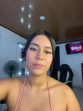 Chat +18 de ALANAH_KITTY ao vivo