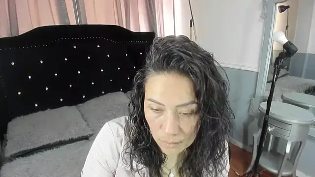 gaby_trent Adlı Modelin Canlı XXX Sohbeti