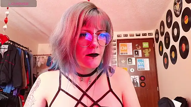 Chat +18 de Rossiee_huntt ao vivo
