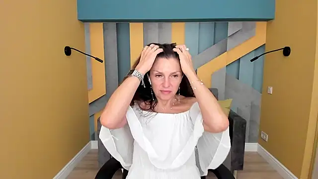 EllaLong's Live XXX Chat