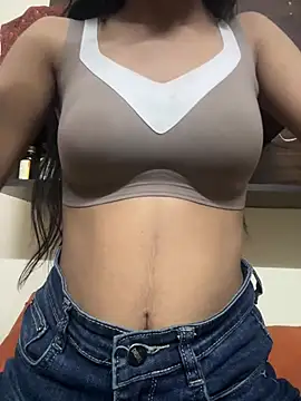 LuxeAura's Live XXX Chat