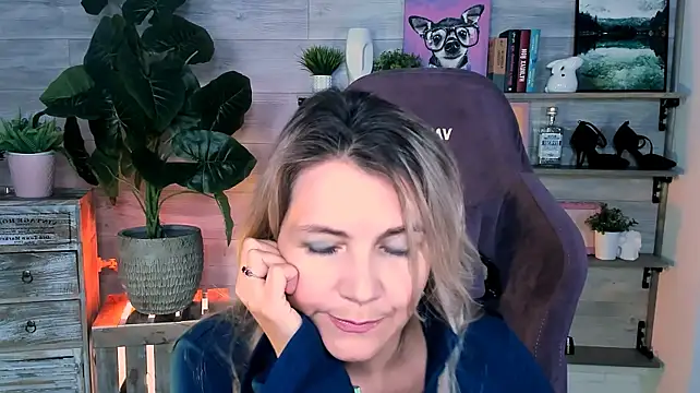 Chat XXX en directo de NicoleHitman