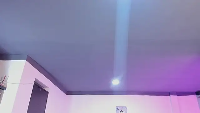 bella_fox_1 Adlı Modelin Canlı XXX Sohbeti