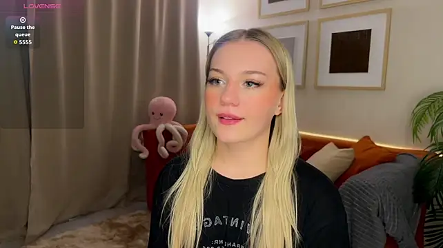 AliceSpice élő XXX-chatje