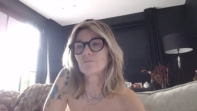 XXX chat uživo modela godinflower