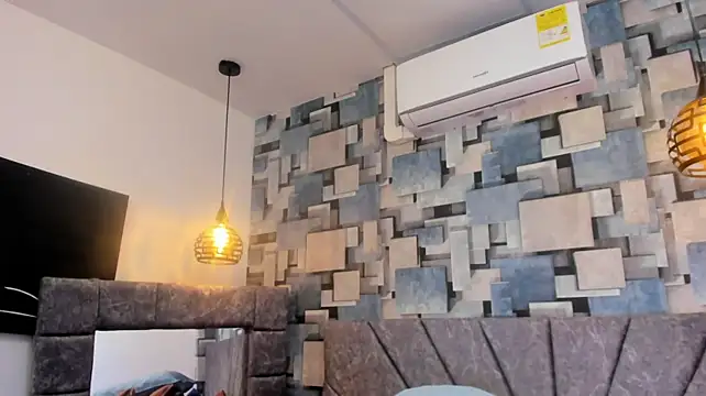 XXX chat uživo modela angel_dthroatt