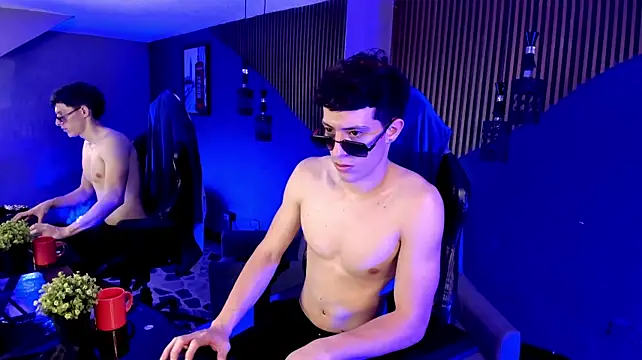 TheGhostforeeonss Live XXX-chat