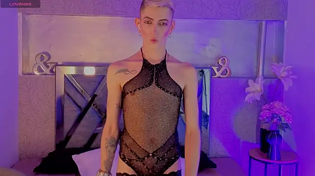 צ'אט XXX בשידור חי של dominic_thailor