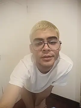Show modela angiolettosognato777 na web-kameri