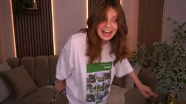 CuteeFoxy élő XXX-chatje