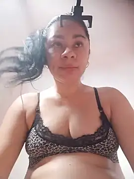 Chat +18 de luna_pinky ao vivo