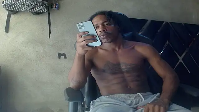 Chat XXX Live Larry-n-clouds