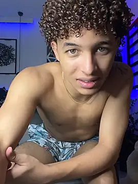 ian_smith_0 élő XXX-chatje