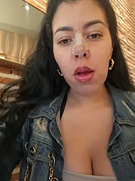 Chatroom XXX en direct de Luianna