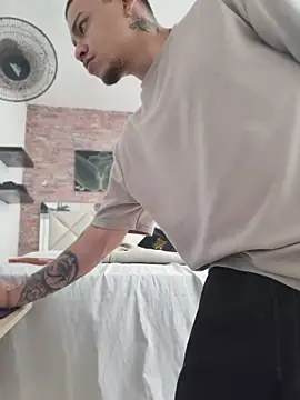 AlphaMasterXxx Chat XXX live