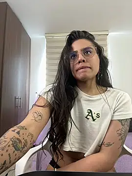 Alessia-Ferrer Chat XXX live