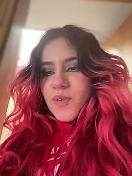 NikkiNix Chat XXX live