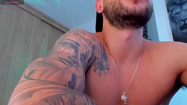 Chatroom XXX en direct de Santos_ramirez1