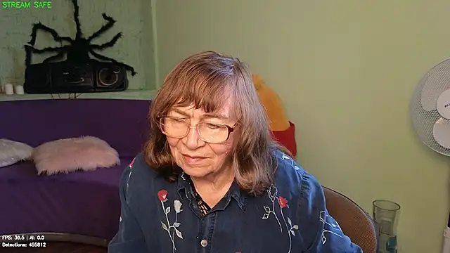 Betty_Brick Live XXX-chat