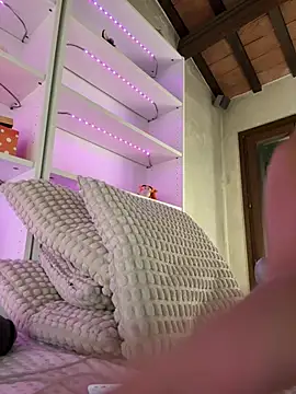 ChiaraLewis Adlı Modelin Canlı XXX Sohbeti