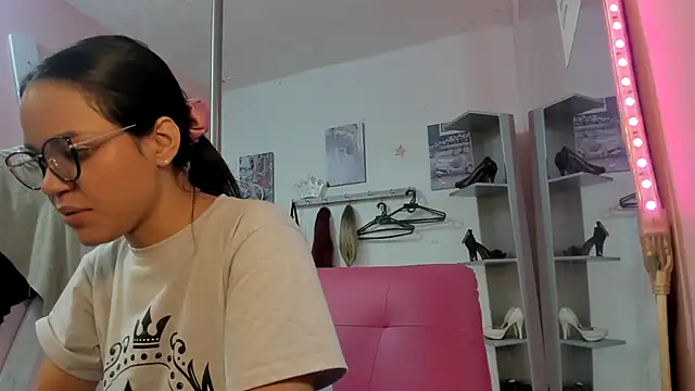 Czat XXX na żywo – CAMILA--REY