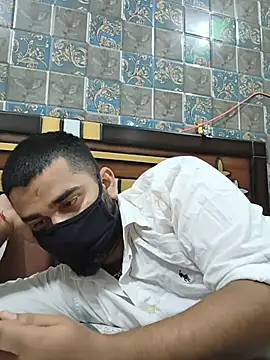 BeardKingoBack live XXX chat