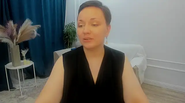 GoldenHazee's Live XXX Chat