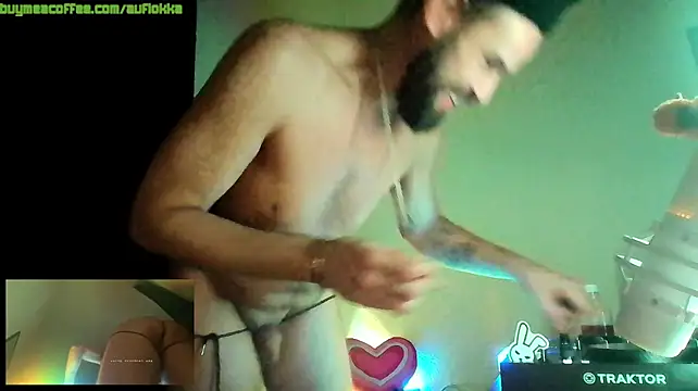 Chatroom XXX en direct de Guyst049