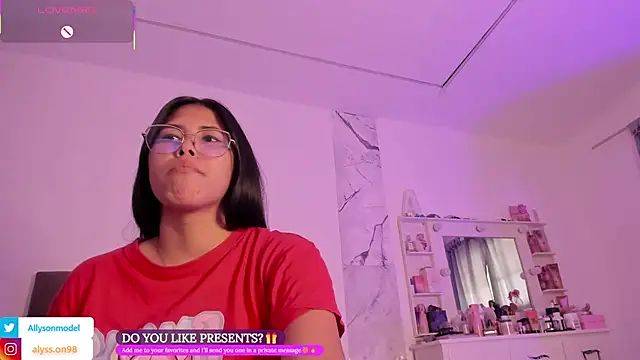 alysson_18 élő XXX-chatje