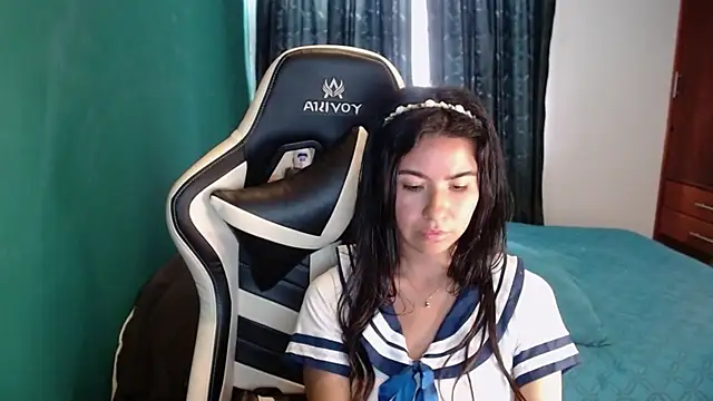 Chat +18 de alice_middlee ao vivo