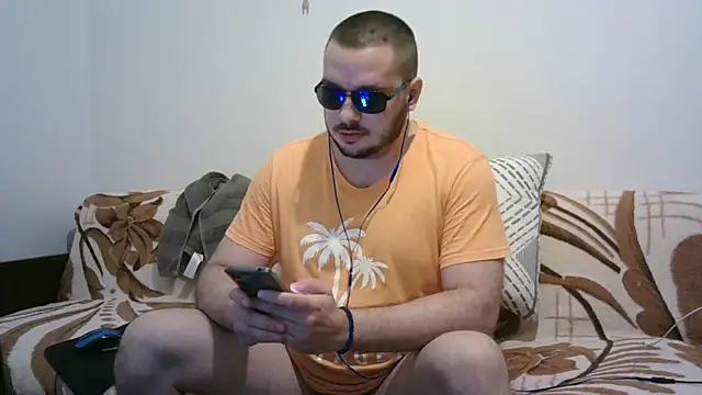 WildBoar_69 Chat XXX in diretta