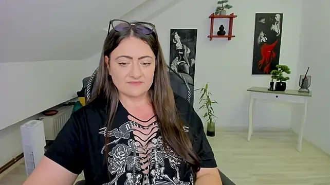 Chat XXX en directo de MistressDarrah