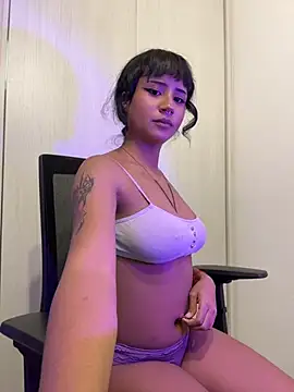 Lunelle333 XXX чат на живо