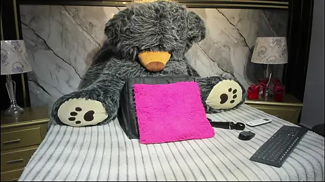 Niyirey1's Live XXX Chat