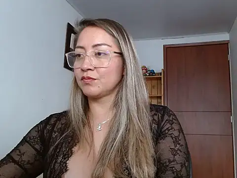 Živý XXX chat officialrosevelvett