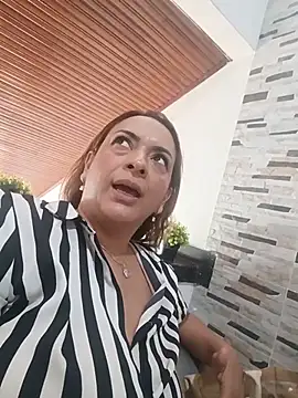دردشة Milf-Prettyboobs الجنسية المباشرة