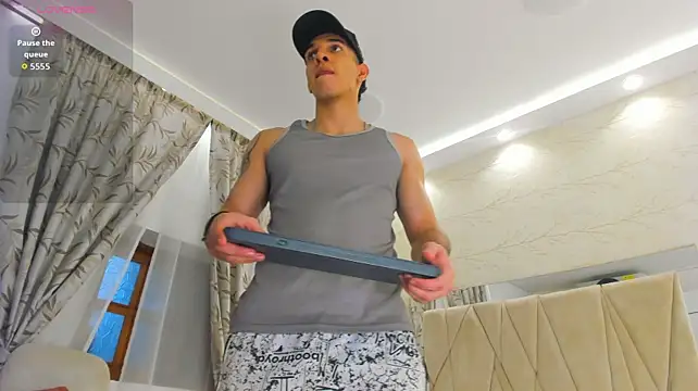 Chat +18 de Adrien_Monteiro ao vivo