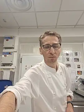 عرض كام MattedOdobenus