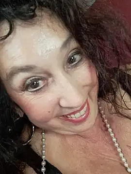 GypsyEsmeralda's Live XXX Chat