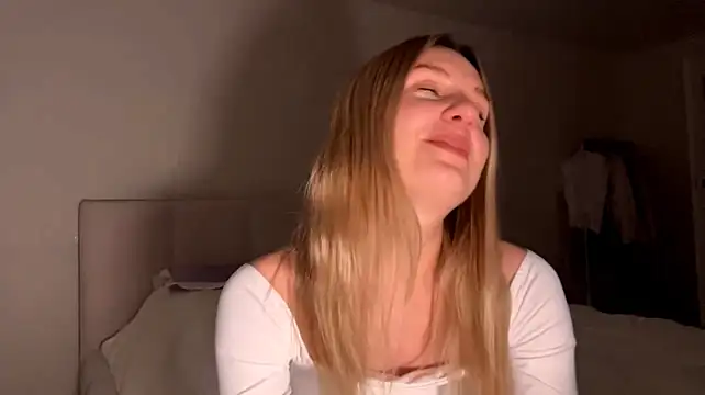 ModestaStorey's Live XXX Chat