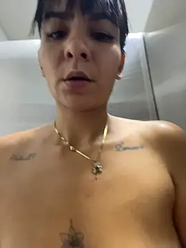 LuxeBrunetteXXX's Live XXX Chat