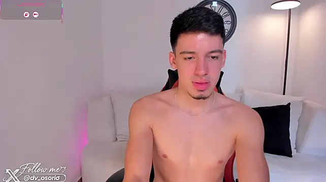 david_osoriox Adlı Modelin Canlı XXX Sohbeti