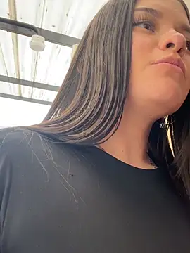 Chat +18 de CamilaDuarte_2 ao vivo
