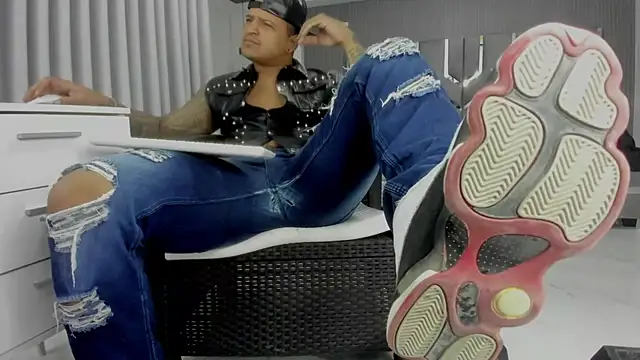 แชท XXX สดของ master_leather