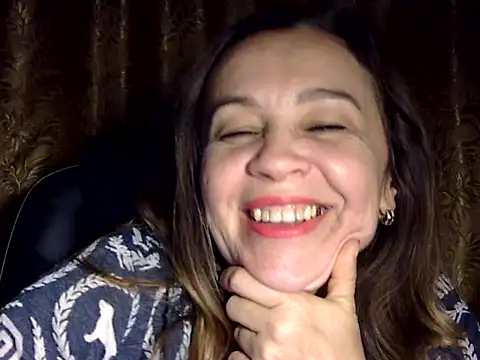 Chat +18 de IssaMy1 ao vivo