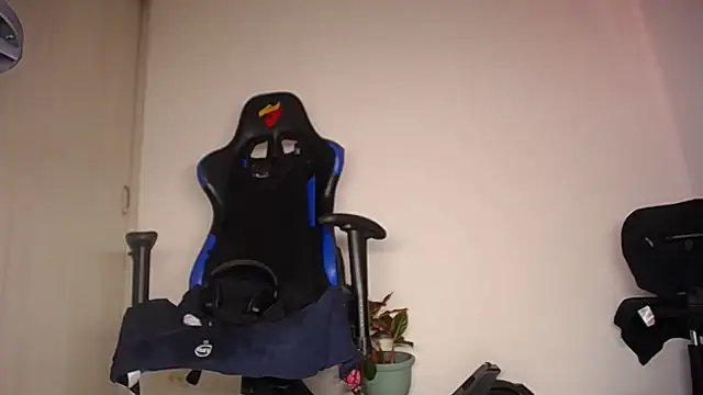 MAXJONES_2 élő XXX-chatje