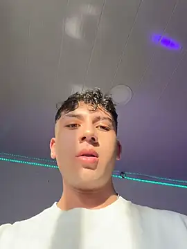 OLIVER_Kn Live XXX chat