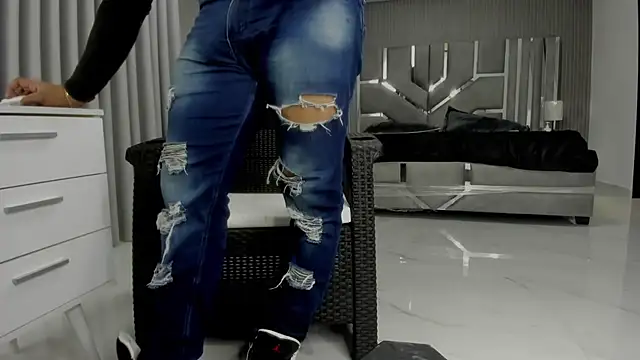 master_leather: απευθείας συνομιλία ΧΧΧ